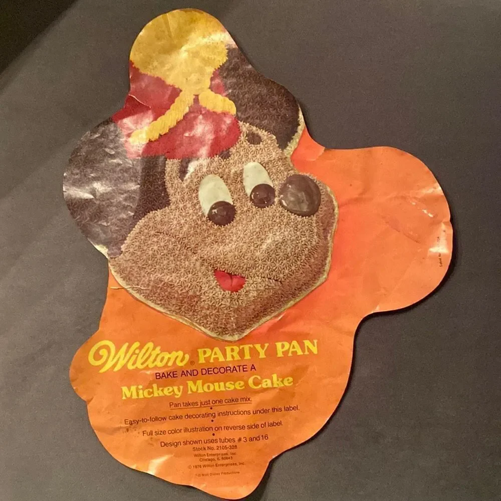 Wilton Mickey Mouse Cake Party Pan!